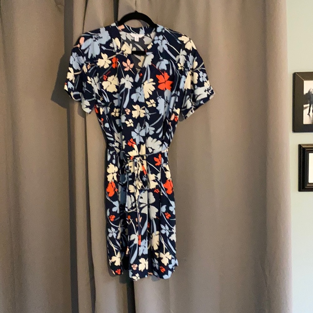 Floral tie waist dress.